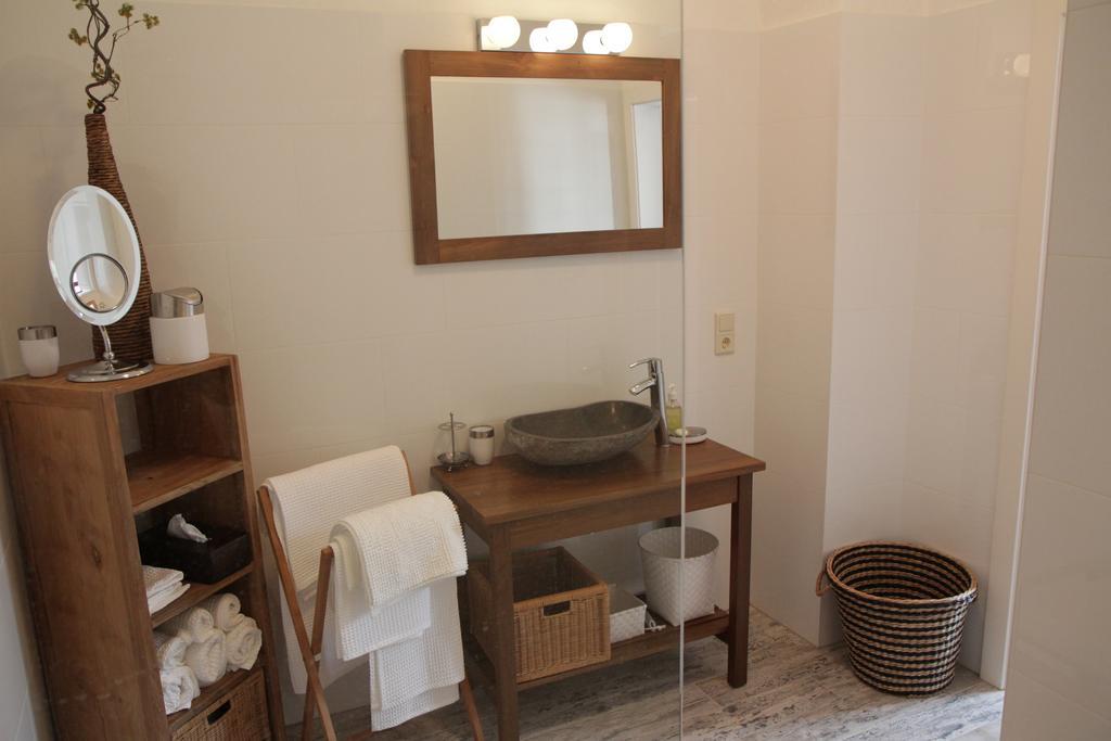 Unser Rosa Haus Fuer Sie Rust Quarto foto
