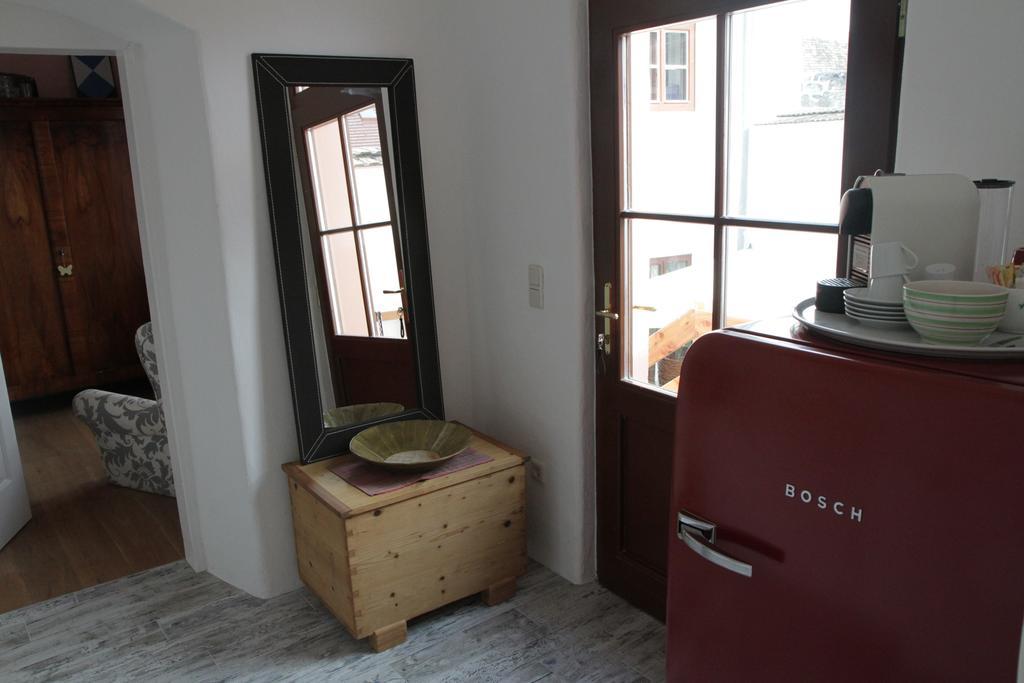 Unser Rosa Haus Fuer Sie Rust Quarto foto